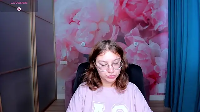 AngelinaLow online show from 11/03/25, 12:31