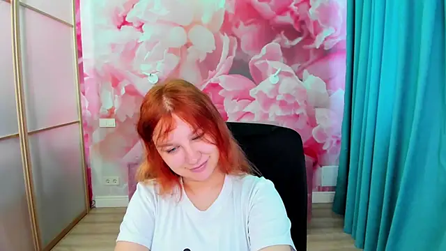 AngelinaLow online show from 05/31/26, 05:24