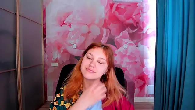 AngelinaLow online show from 04/24/26, 11:45