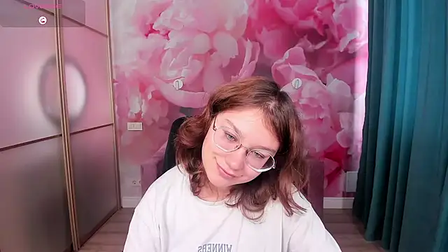 AngelinaLow online show from 10/28/25, 12:26