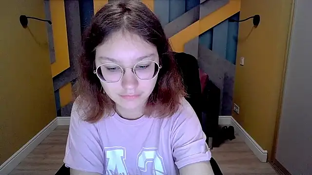 Snapshot of AngelinaLow chatting on 03/15/25, 09:41 AngelinaLow online show from 03/15/25, 09:41