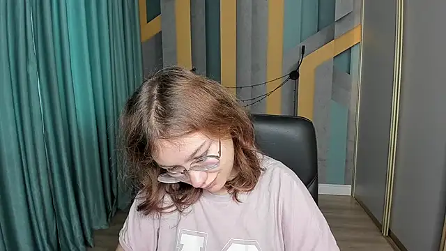 AngelinaLow online show from 11/08/25, 06:17