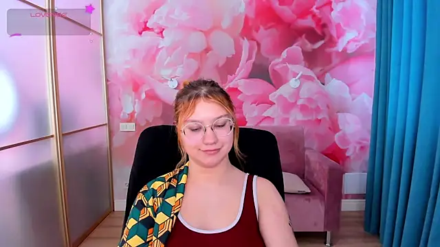 AngelinaLow online show from 02/08/26, 06:44