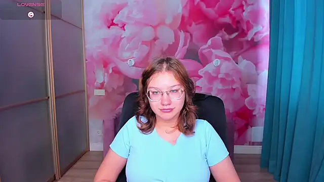 AngelinaLow online show from 10/23/25, 11:31