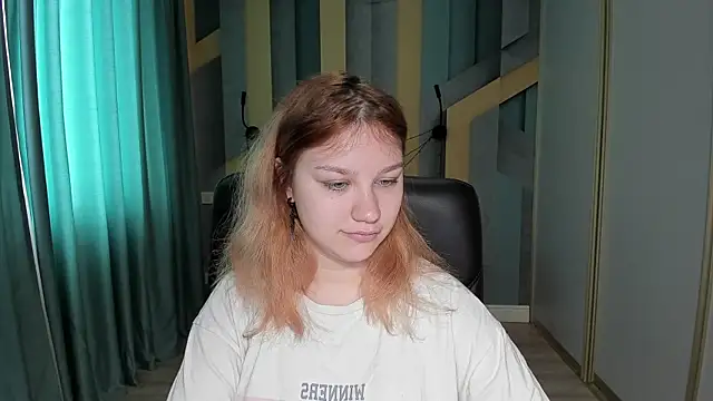 AngelinaLow online show from 04/30/26, 11:28