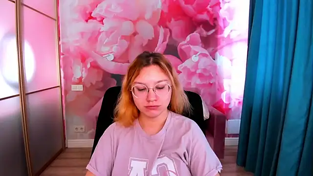 AngelinaLow online show from 03/10/26, 12:31