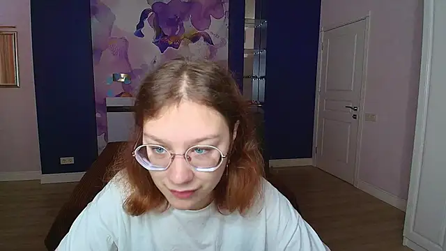 Snapshot of AngelinaLow chatting on 03/14/25, 06:21 AngelinaLow online show from 03/14/25, 06:21