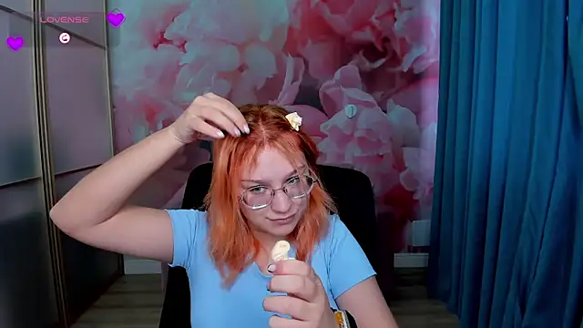 AngelinaLow online show from 11/27/25, 12:27