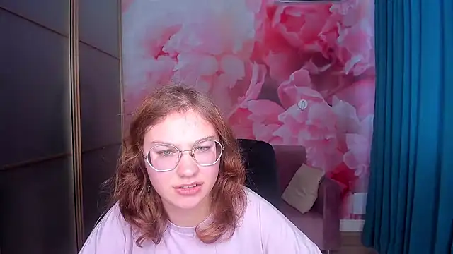 AngelinaLow online show from 11/18/25, 12:41