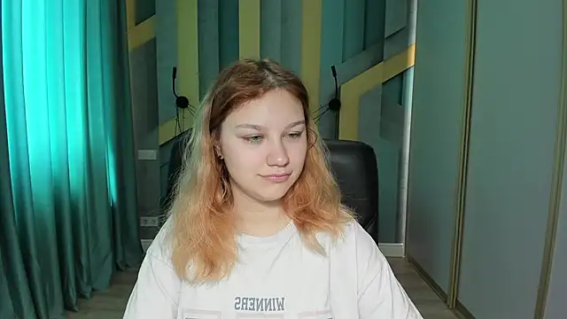AngelinaLow online show from 05/04/26, 11:24