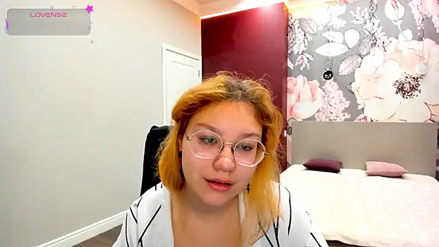 AngelinaLow online show from 02/14/26, 06:24