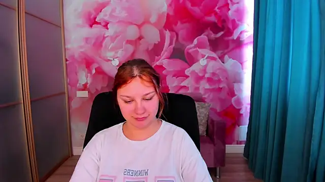 AngelinaLow online show from 05/05/26, 11:24