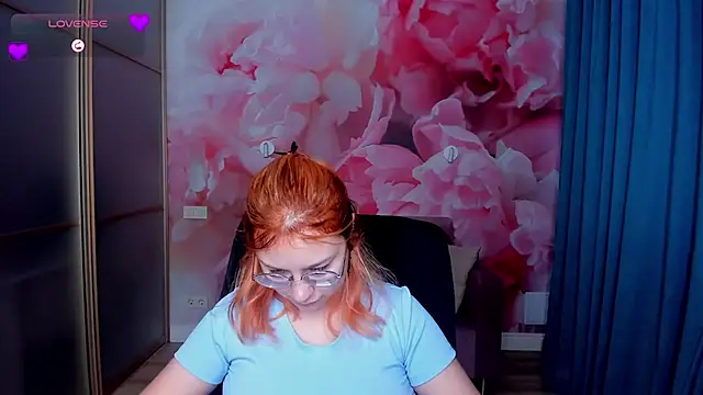 AngelinaLow online show from 11/28/25, 12:27