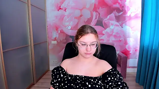 AngelinaLow online show from 03/01/26, 06:35