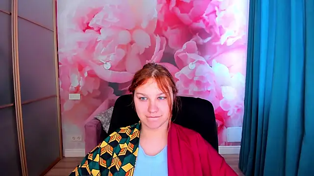 AngelinaLow online show from 04/21/26, 11:28