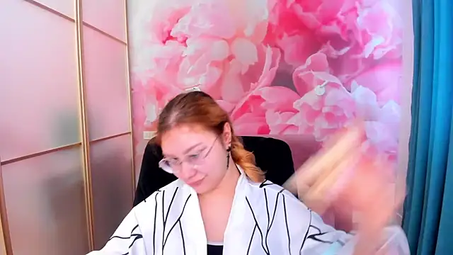 AngelinaLow online show from 02/20/26, 12:29