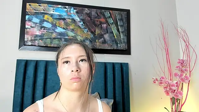 Snapshot of BeckyVidal chatting on 10/16/25, 12:30 BeckyVidal online show from 10/16/25, 12:30
