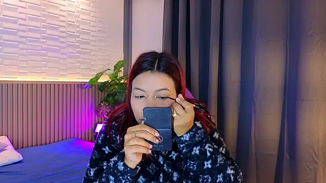 Snapshot of TiffanyWalk chatting on 11/08/25, 10:41 TiffanyWalk online show from 11/08/25, 10:41