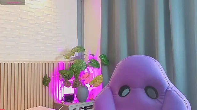 TiffanyWalk online show from 04/13/26, 12:42