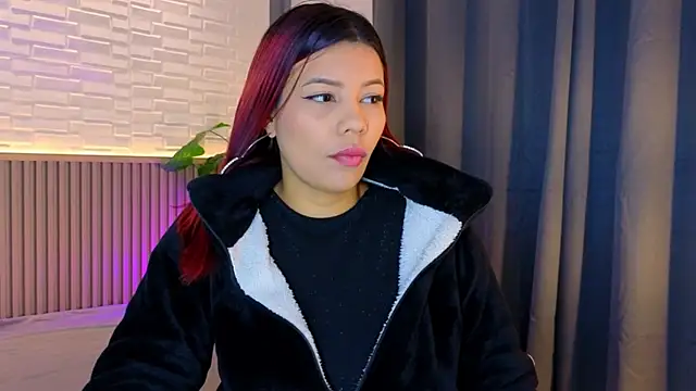 Snapshot of TiffanyWalk chatting on 11/11/25, 10:54 TiffanyWalk online show from 11/11/25, 10:54