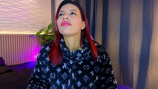 Snapshot of TiffanyWalk chatting on 11/05/25, 10:51 TiffanyWalk online show from 11/05/25, 10:51