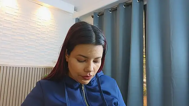 TiffanyWalk online show from 04/08/26, 12:50