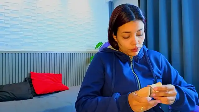 TiffanyWalk online show from 03/20/26, 12:39