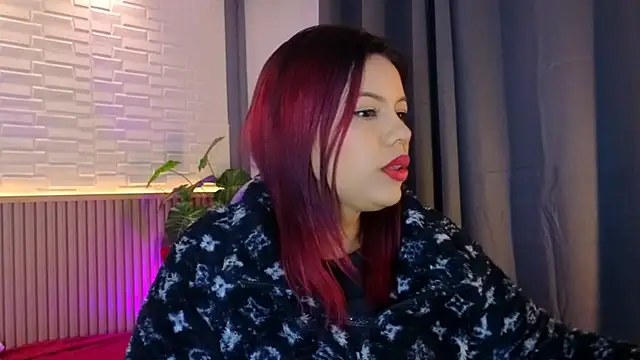 Snapshot of TiffanyWalk chatting on 11/16/25, 10:42 TiffanyWalk online show from 11/16/25, 10:42