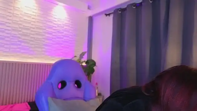 Snapshot of TiffanyWalk chatting on 12/16/25, 11:36 TiffanyWalk online show from 12/16/25, 11:36