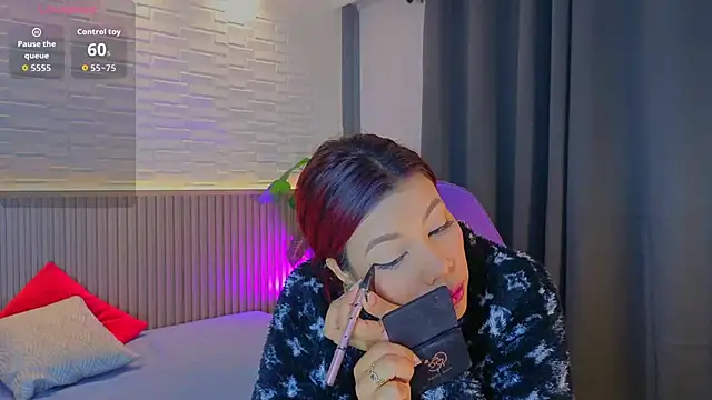 Snapshot of TiffanyWalk chatting on 10/01/25, 11:03 TiffanyWalk online show from 10/01/25, 11:03