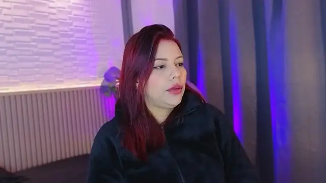 Snapshot of TiffanyWalk chatting on 12/17/25, 11:15 TiffanyWalk online show from 12/17/25, 11:15