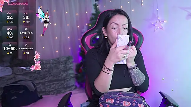 Madison Mayer online show from 12/01/25, 12:39