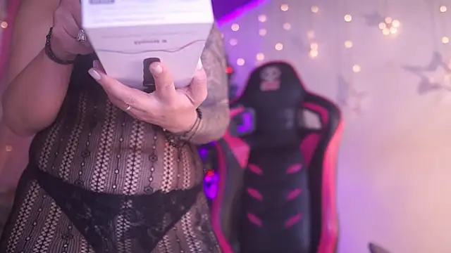 Madison Mayer online show from 12/20/25, 01:47