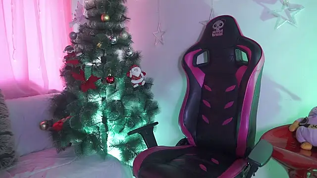 Madison Mayer online show from 12/19/25, 01:13