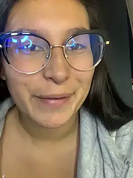 Snapshot of cloe_starr chatting on 03/22/25, 07:09 cloe starr online show from 03/22/25, 07:09