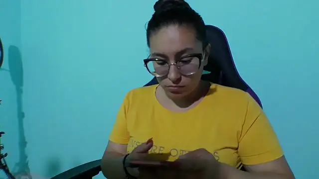 Snapshot of cloe_starr chatting on 09/27/25, 01:34 cloe starr online show from 09/27/25, 01:34