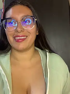 Snapshot of cloe_starr chatting on 03/17/25, 10:08 cloe starr online show from 03/17/25, 10:08