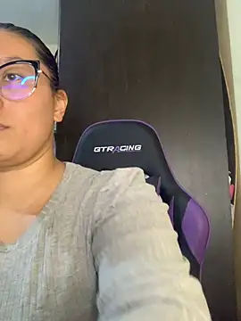 Snapshot of cloe_starr chatting on 03/19/25, 07:06 cloe starr online show from 03/19/25, 07:06