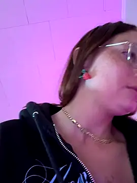 SpaceCowWhore online show from 10/01/25, 12:09