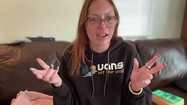 Snapshot of SpaceCowWhore chatting on 06/18/26, 03:50 SpaceCowWhore online show from 06/18/26, 03:50