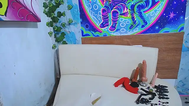 latina bigboos25 online show from 11/10/25, 02:27