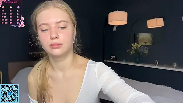 RadiantBliss online show from 10/26/25, 07:36