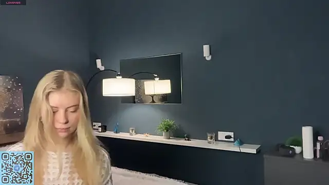 RadiantBliss online show from 12/18/25, 02:21