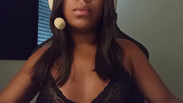 Snapshot of cammydebora chatting on 09/18/25, 04:54 cammydebora online show from 09/18/25, 04:54