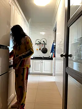 Snapshot of aa520uv chatting on 10/28/25, 12:55 aa520uv online show from 10/28/25, 12:55