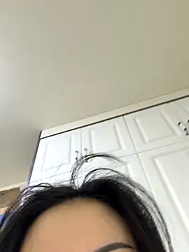 Snapshot of aa520uv chatting on 10/23/25, 02:10 aa520uv online show from 10/23/25, 02:10