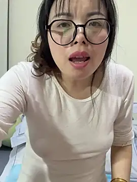 Snapshot of aa520uv chatting on 12/04/25, 11:09 aa520uv online show from 12/04/25, 11:09