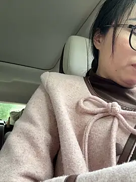 Snapshot of aa520uv chatting on 11/06/25, 05:00 aa520uv online show from 11/06/25, 05:00