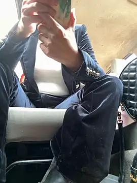 Snapshot of aa520uv chatting on 11/03/25, 03:34 aa520uv online show from 11/03/25, 03:34