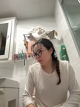 Snapshot of aa520uv chatting on 10/26/25, 05:52 aa520uv online show from 10/26/25, 05:52